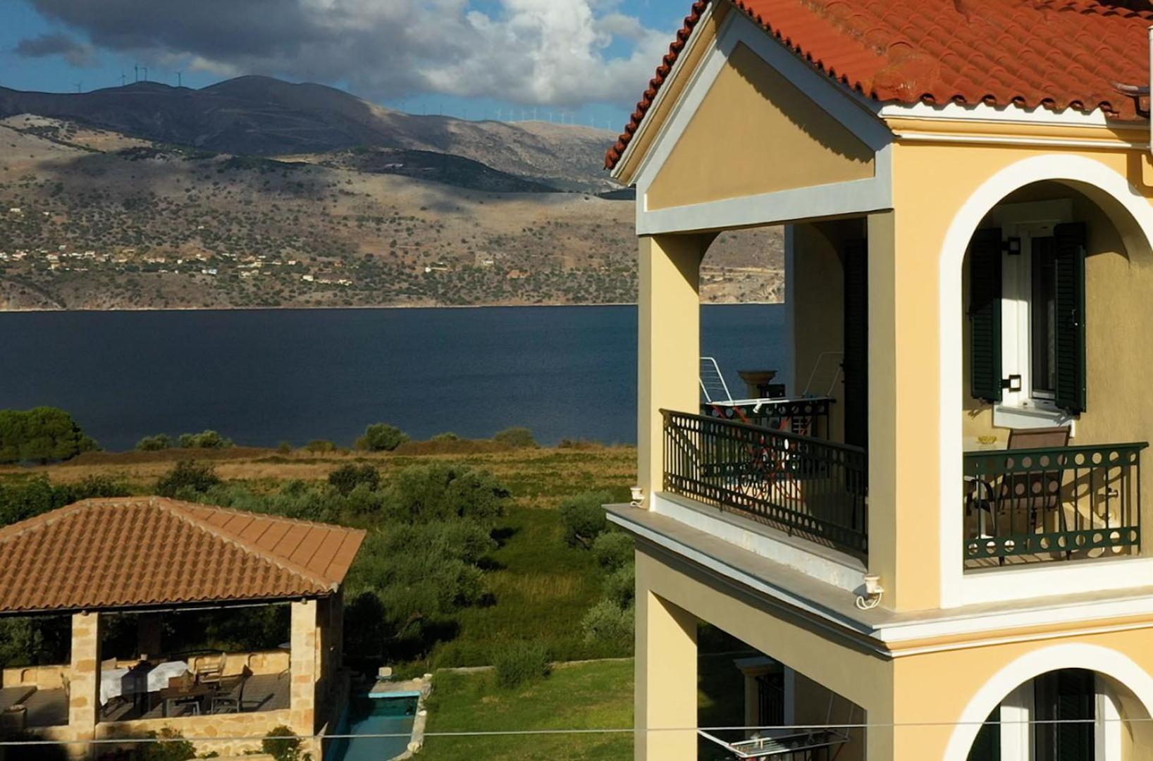 Remenata Appartement Lixouri Buitenkant foto