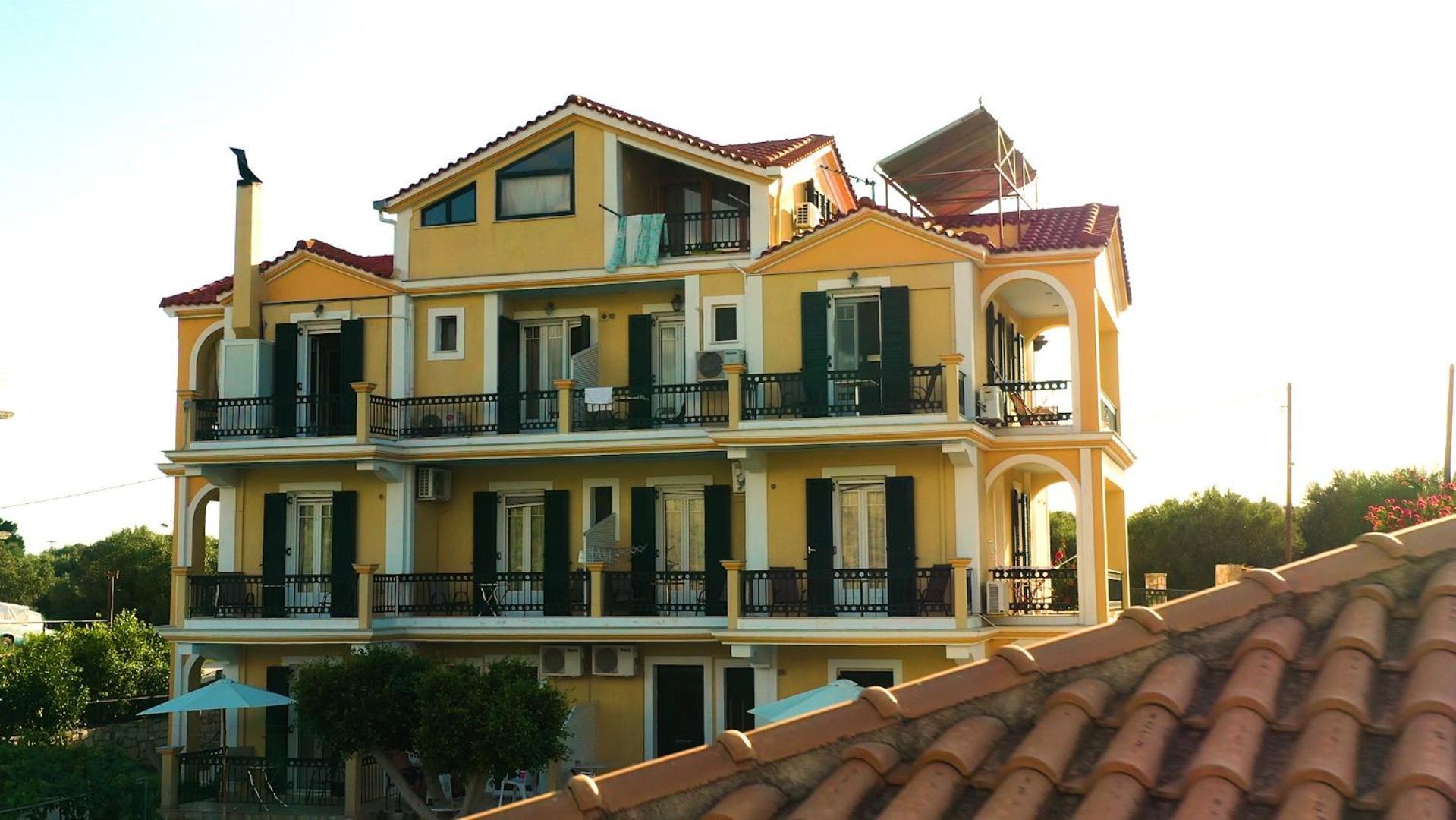 Remenata Appartement Lixouri Buitenkant foto