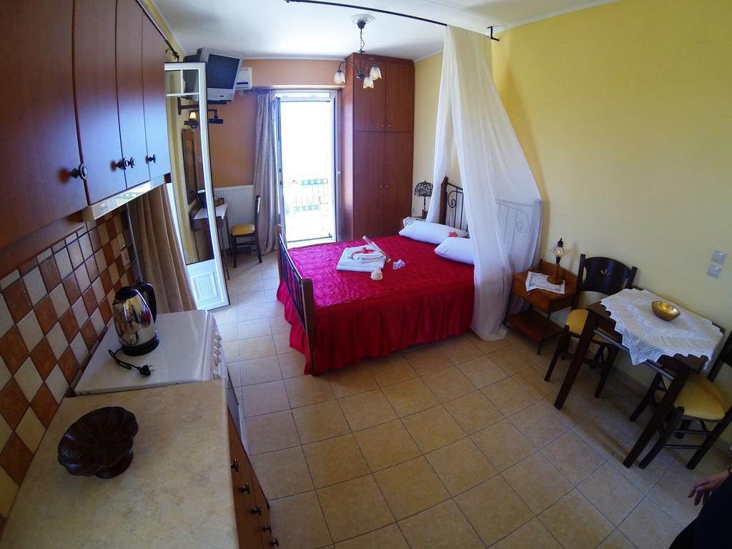 Remenata Appartement Lixouri Buitenkant foto