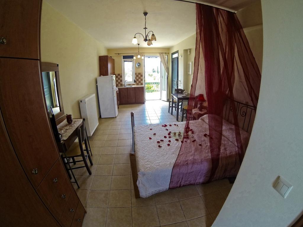 Remenata Appartement Lixouri Kamer foto