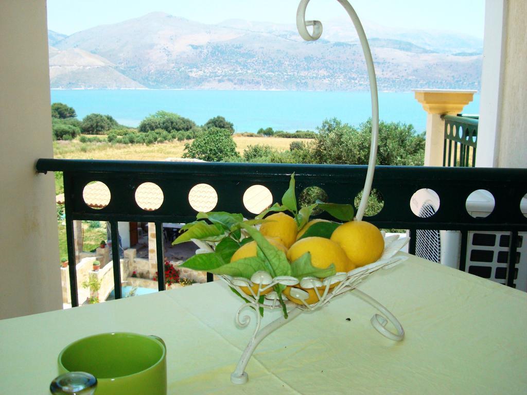 Remenata Appartement Lixouri Buitenkant foto