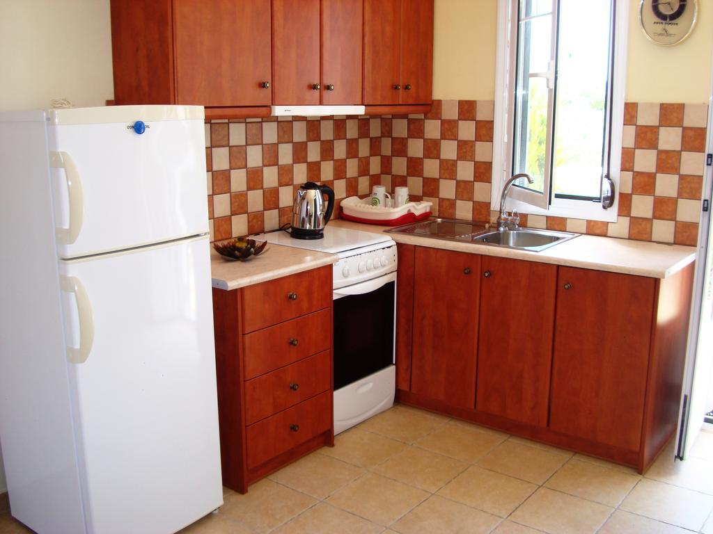 Remenata Appartement Lixouri Kamer foto